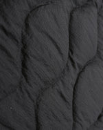 カジュアルな軽量ダウンジャケット