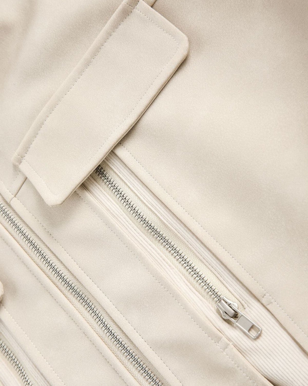 シンプルなゆったりコート