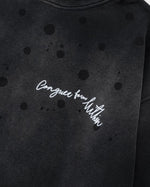 ダメージ加工のフード付きスウェットシャツ