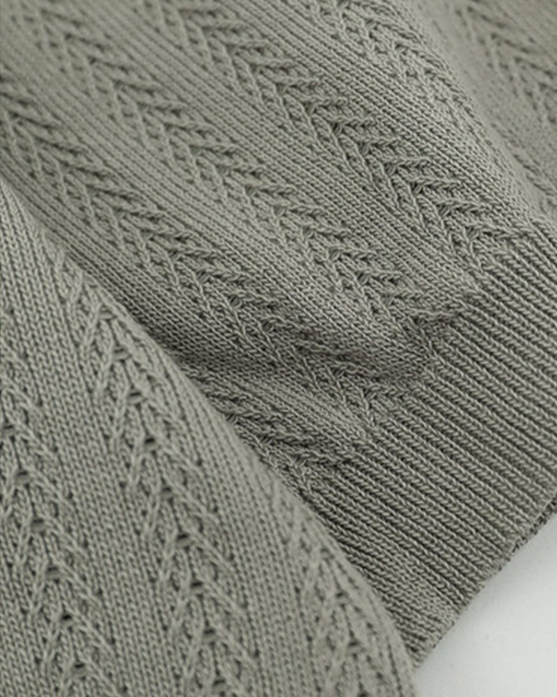 シンプルな高級ニット半袖