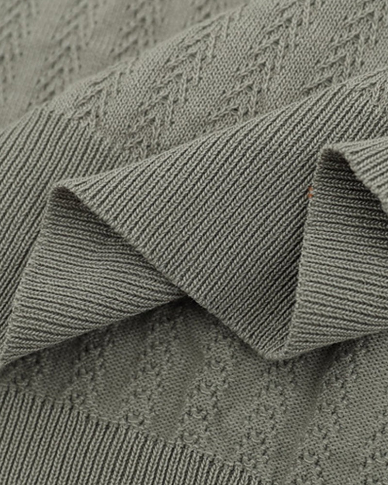 シンプルな高級ニット半袖