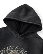 ダメージ加工のフード付きスウェットシャツ