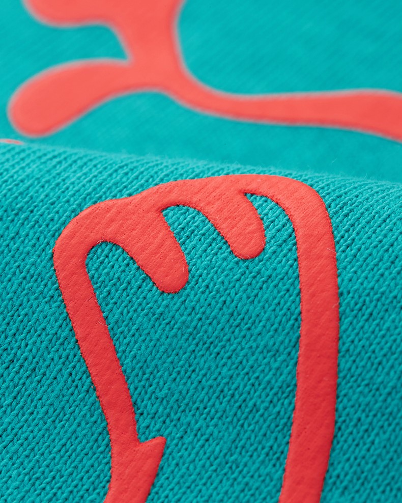 コントラストカラーの猫の半袖