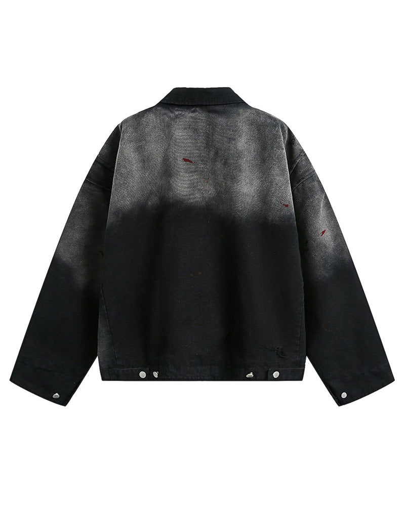 ゆったりとしたダメージ加工のジャケット