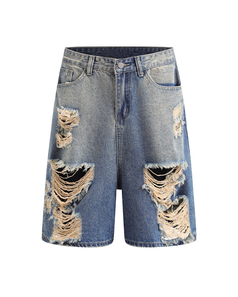 破れたデニムショートパンツ