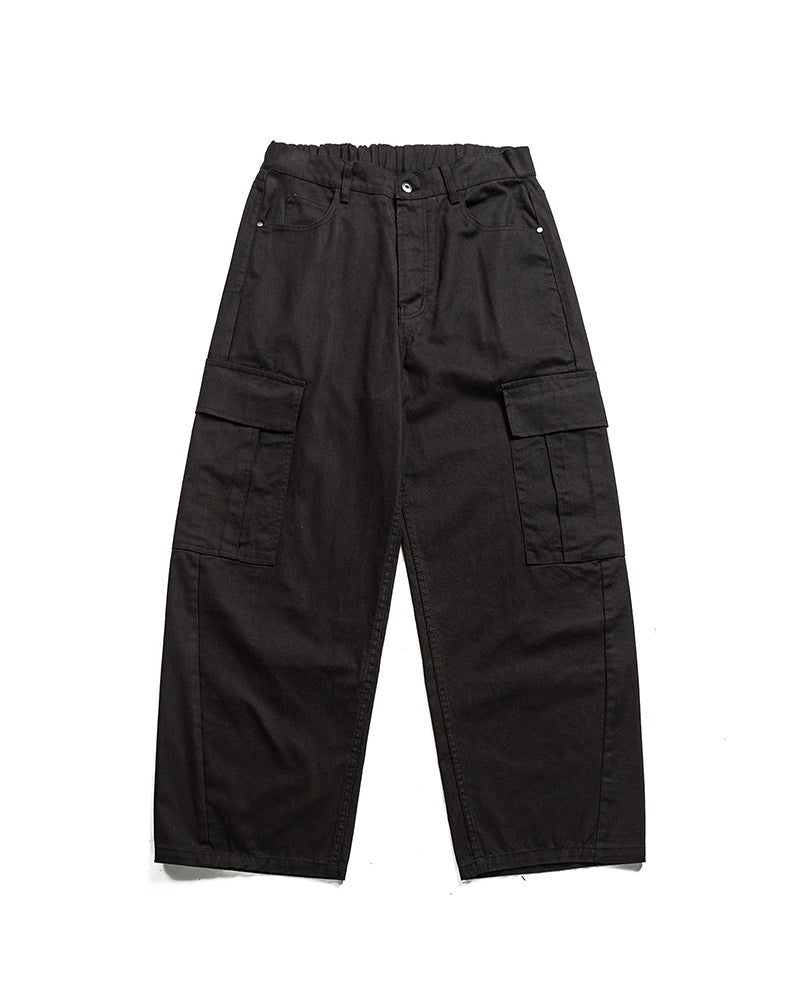 ゆったりとしたカジュアルパンツ