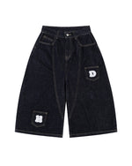 カジュアルなストレートレッグクロップドジーンズ