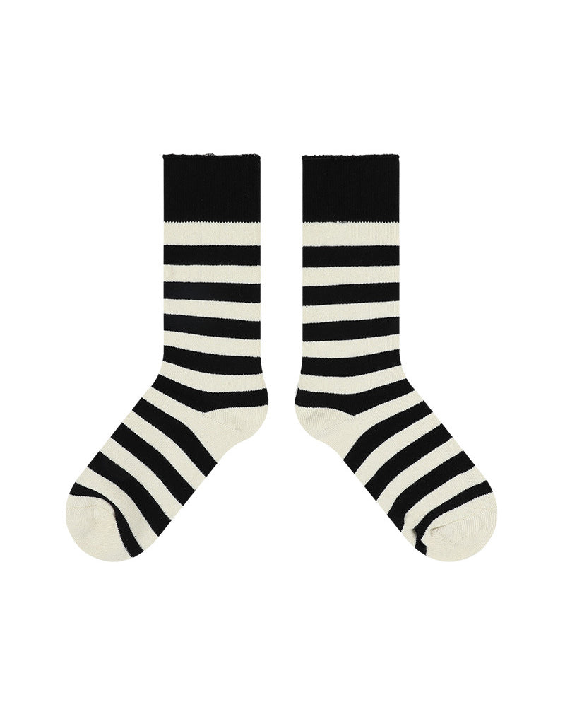 シンプルな吸汗速乾ソックス