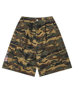 迷彩柄の漫画ショートパンツ