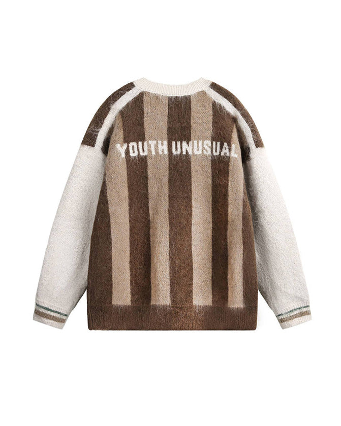 レトロなコントラストカラーのプルオーバーセーター