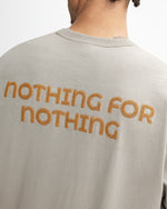 シンプルな刺繍の半袖