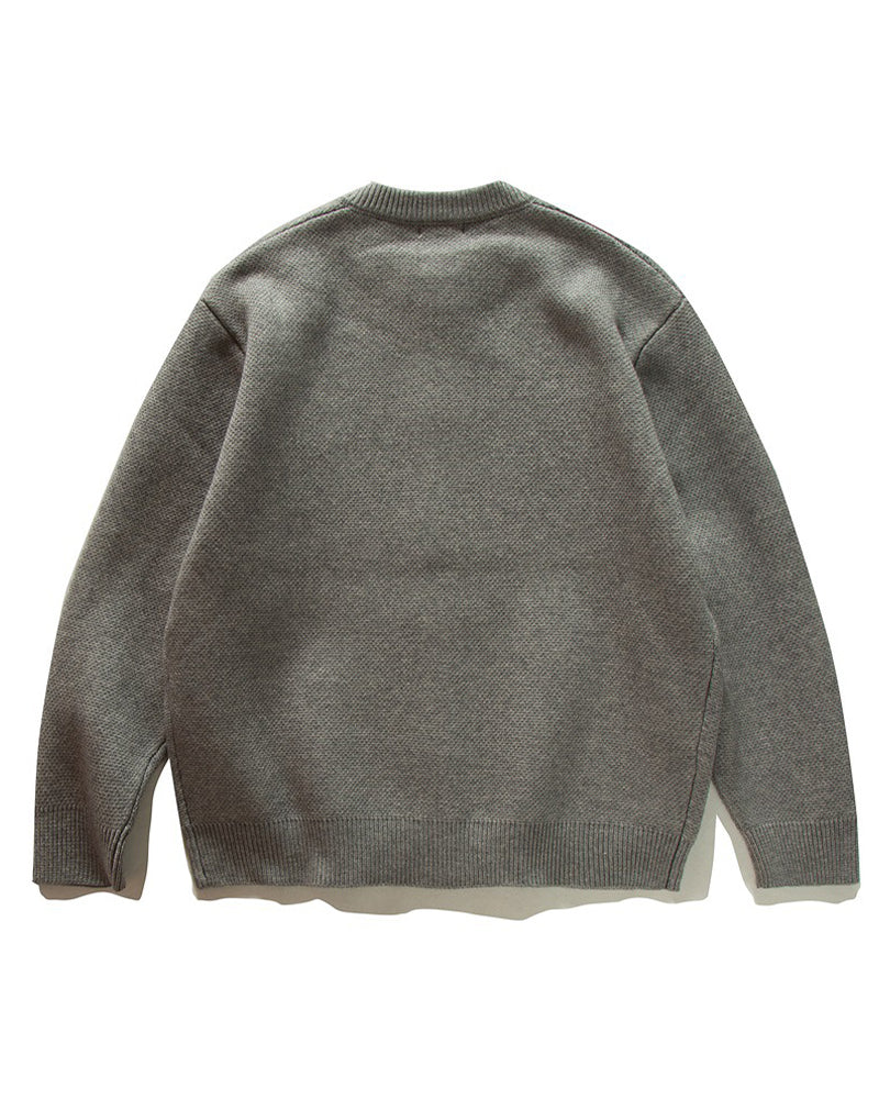 ベーシックなクルーネックセーター