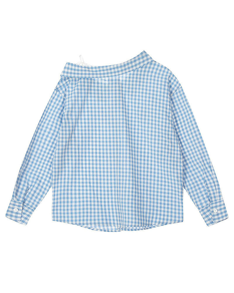 チェック柄のゆったりとした長袖シャツ