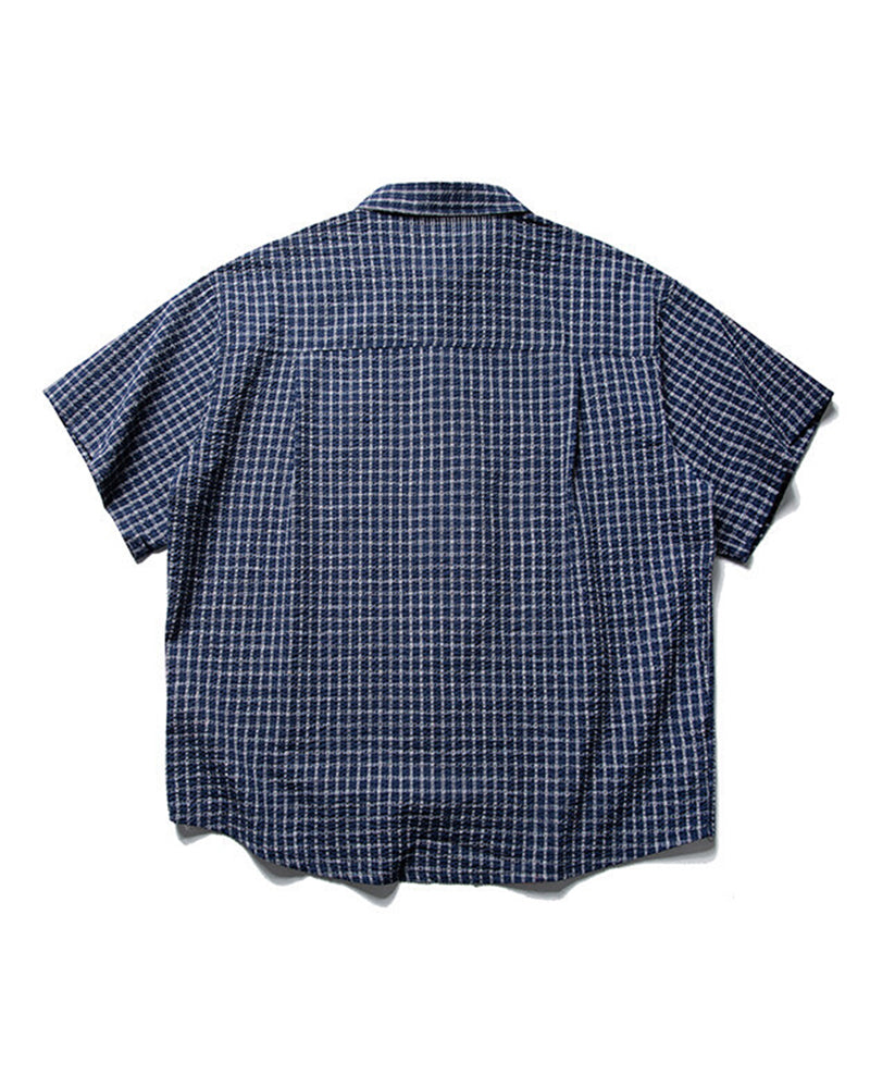 チェック柄の半袖シャツ