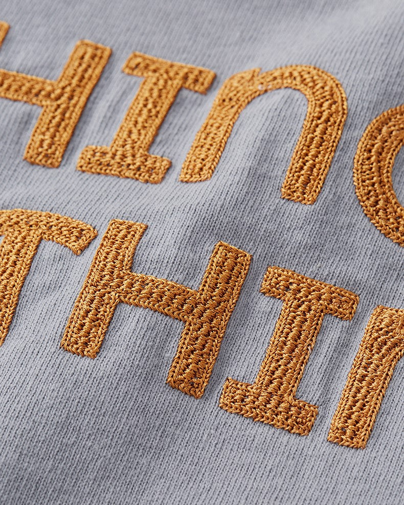 シンプルな刺繍の半袖