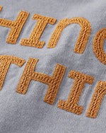 シンプルな刺繍の半袖