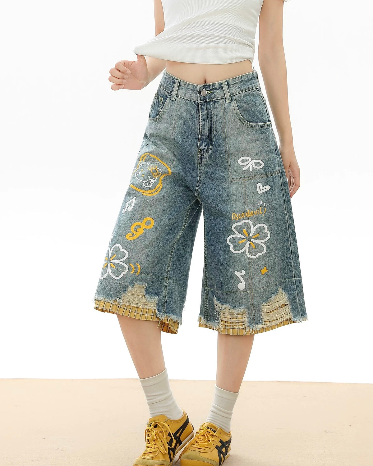 シンプルなデニムショートパンツ