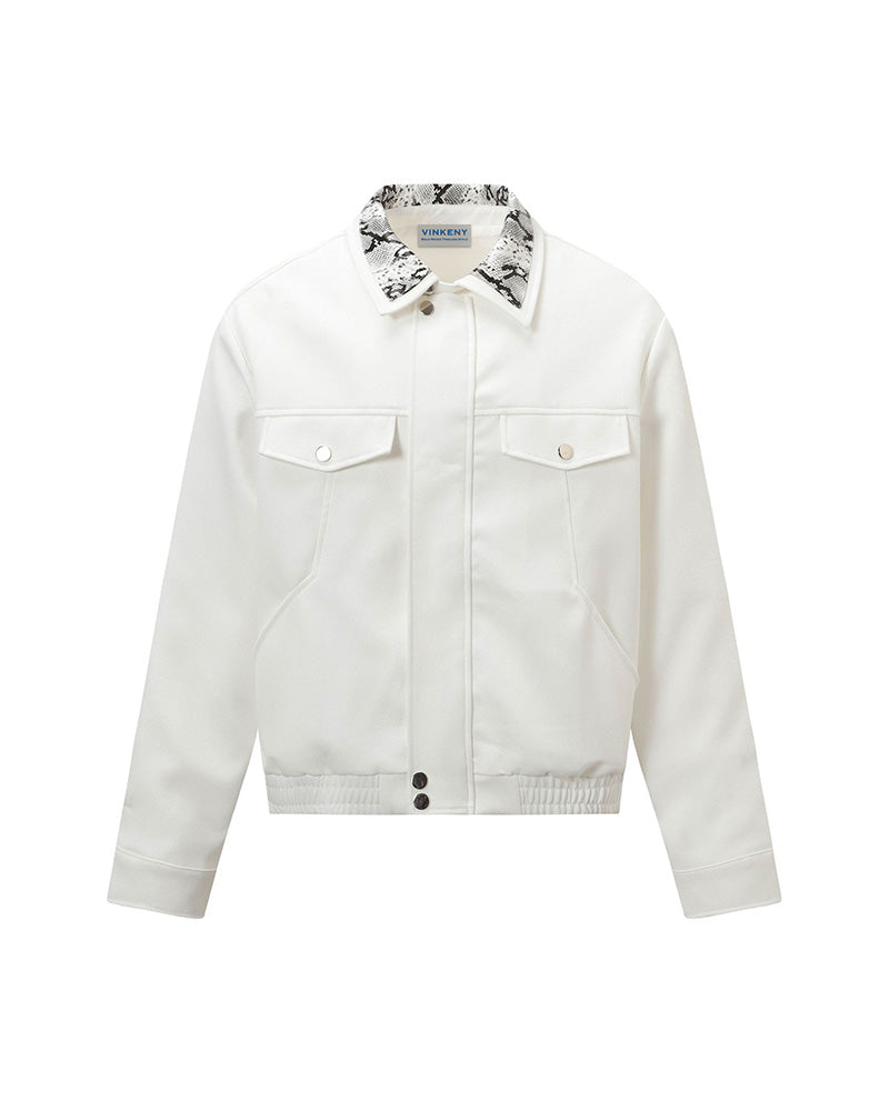 シンプルで多用途なジャケット