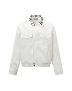 シンプルで多用途なジャケット