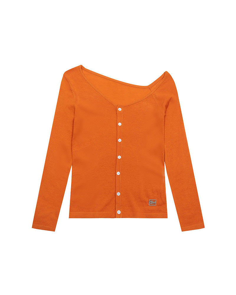 シンプルなニットカーディガン