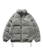 厚手のスタンドカラーダウンジャケット