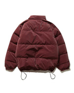 厚手のスタンドカラーダウンジャケット