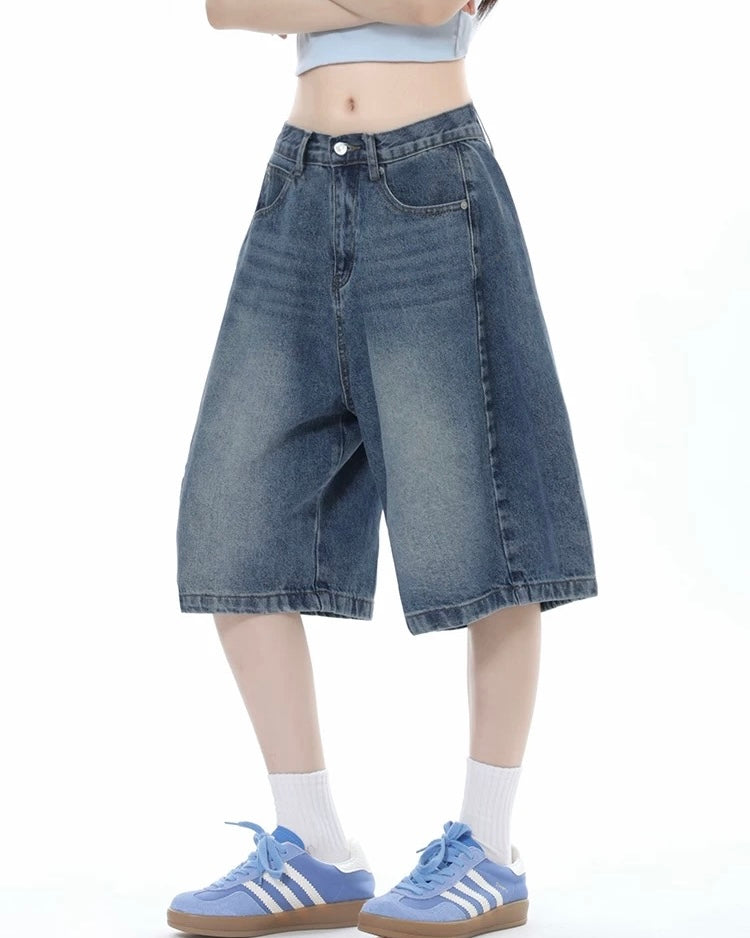 カジュアルなステッチストレートショートパンツ