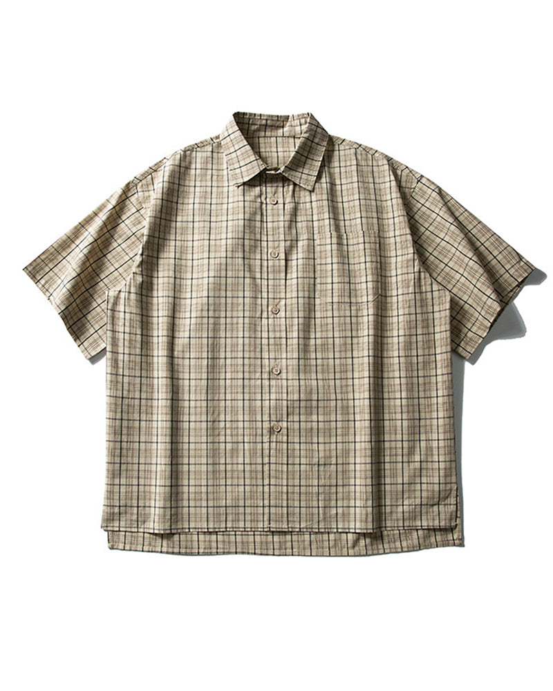 装飾のあるカジュアルな半袖シャツ