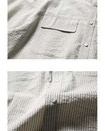 カジュアルなストライプの半袖シャツ