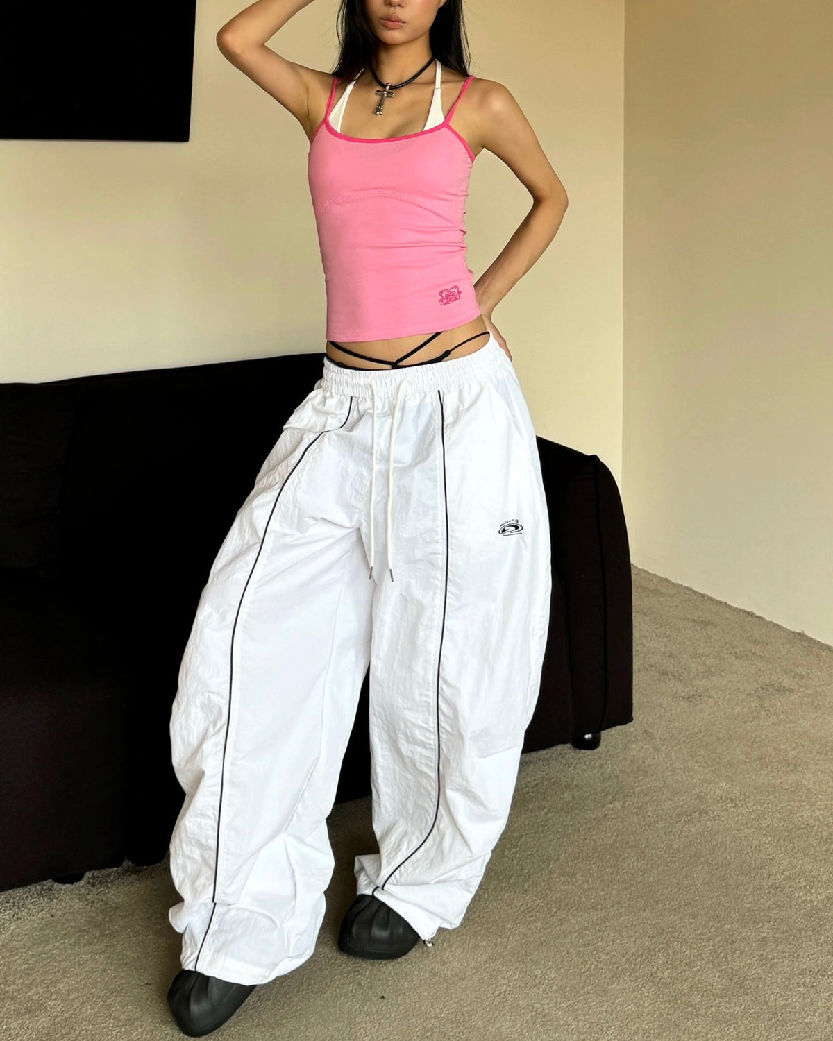 パーソナライズされたコントラストカラーのサスペンダー