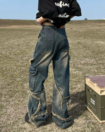 シンプルなウォッシュドジーンズ