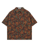 ゆったりとしたシンプルな半袖シャツ