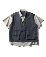 コントラストカラーステッチのフェイクツーピースシャツ