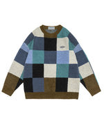 チェック柄のカップルセーター