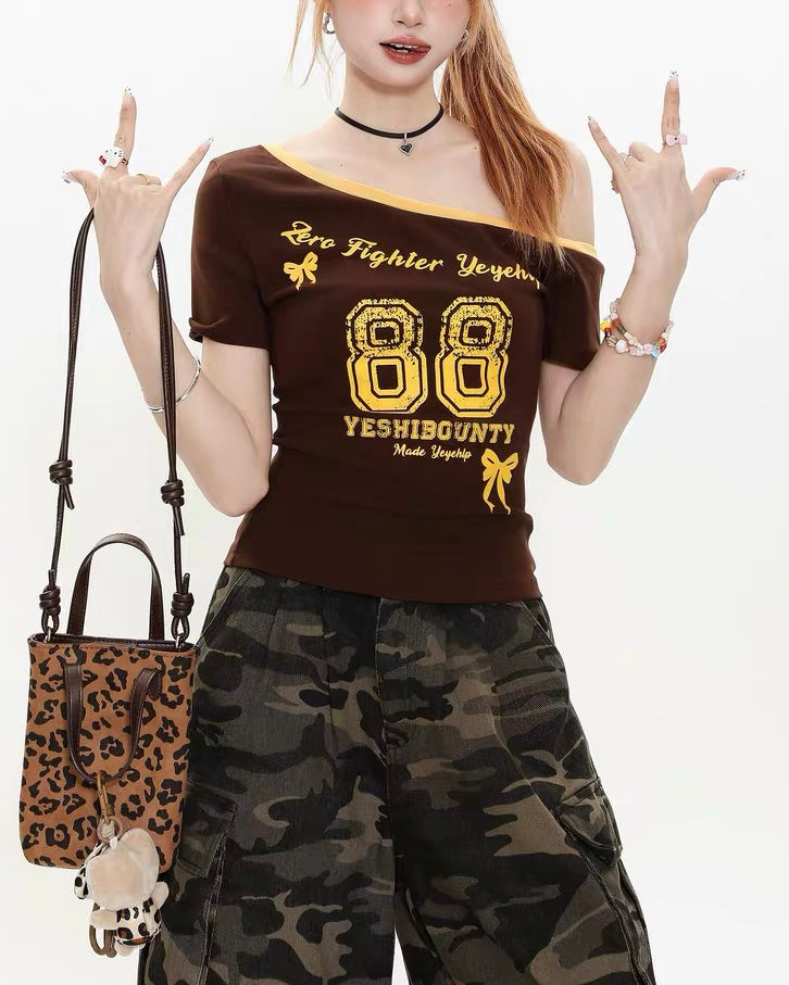 Hot girl off-shoulder short sleeves