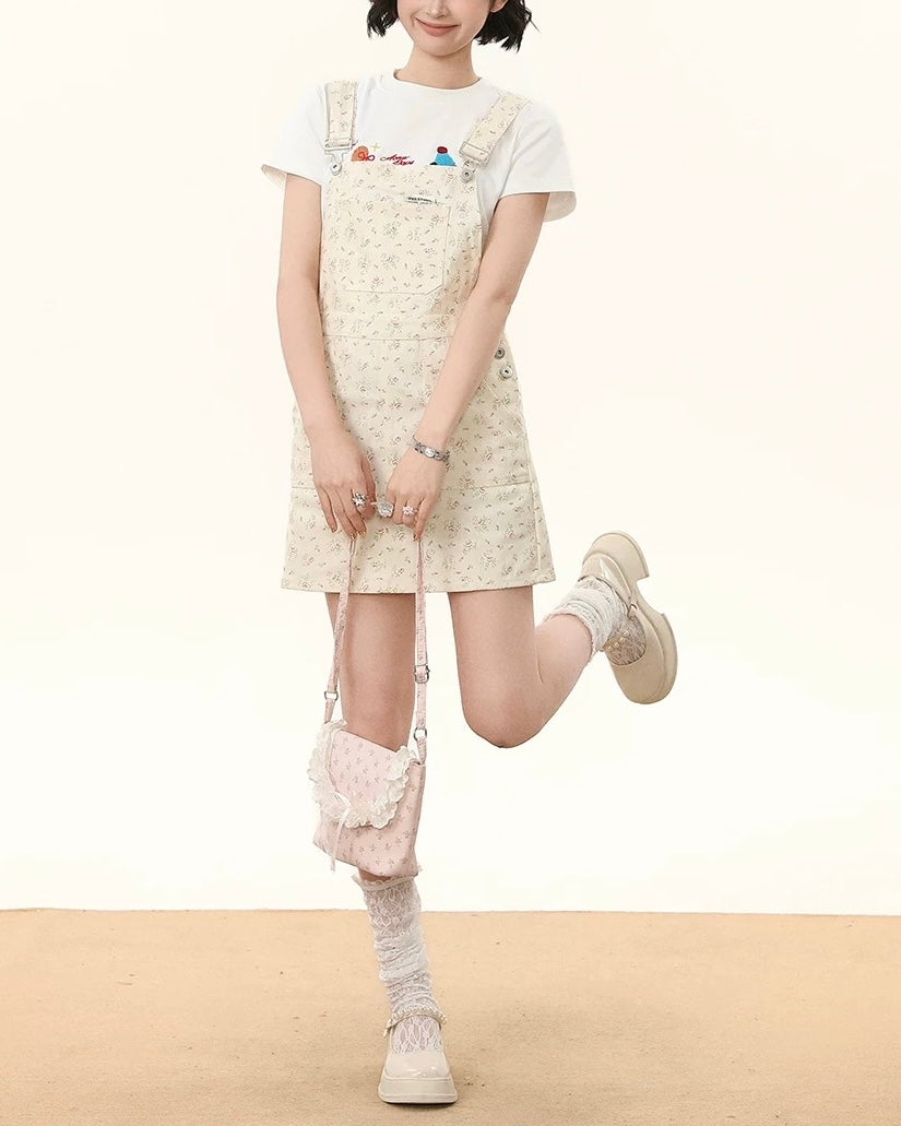 심플한 개성의 서스펜더 스커트