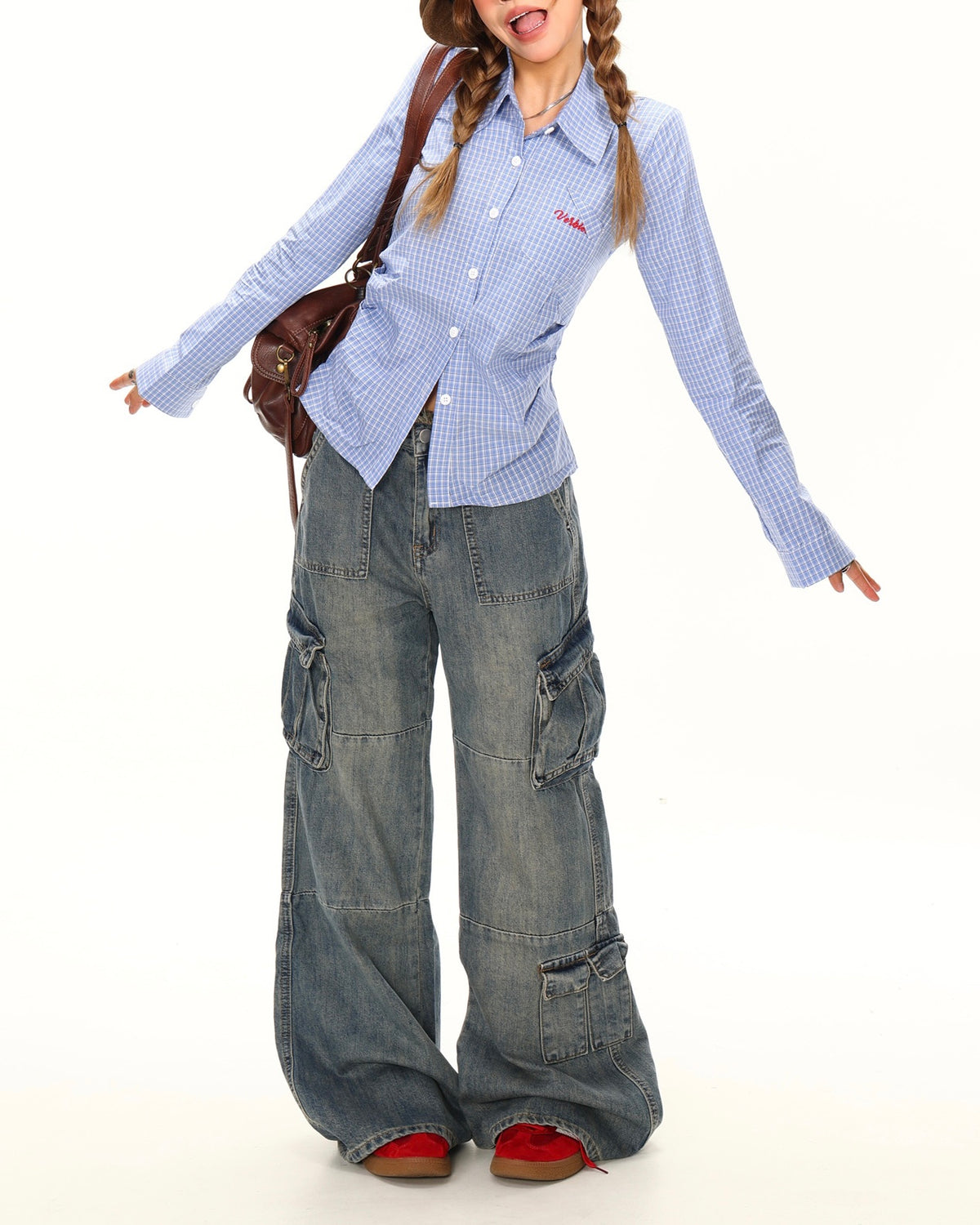 チェック柄の長袖シャツ