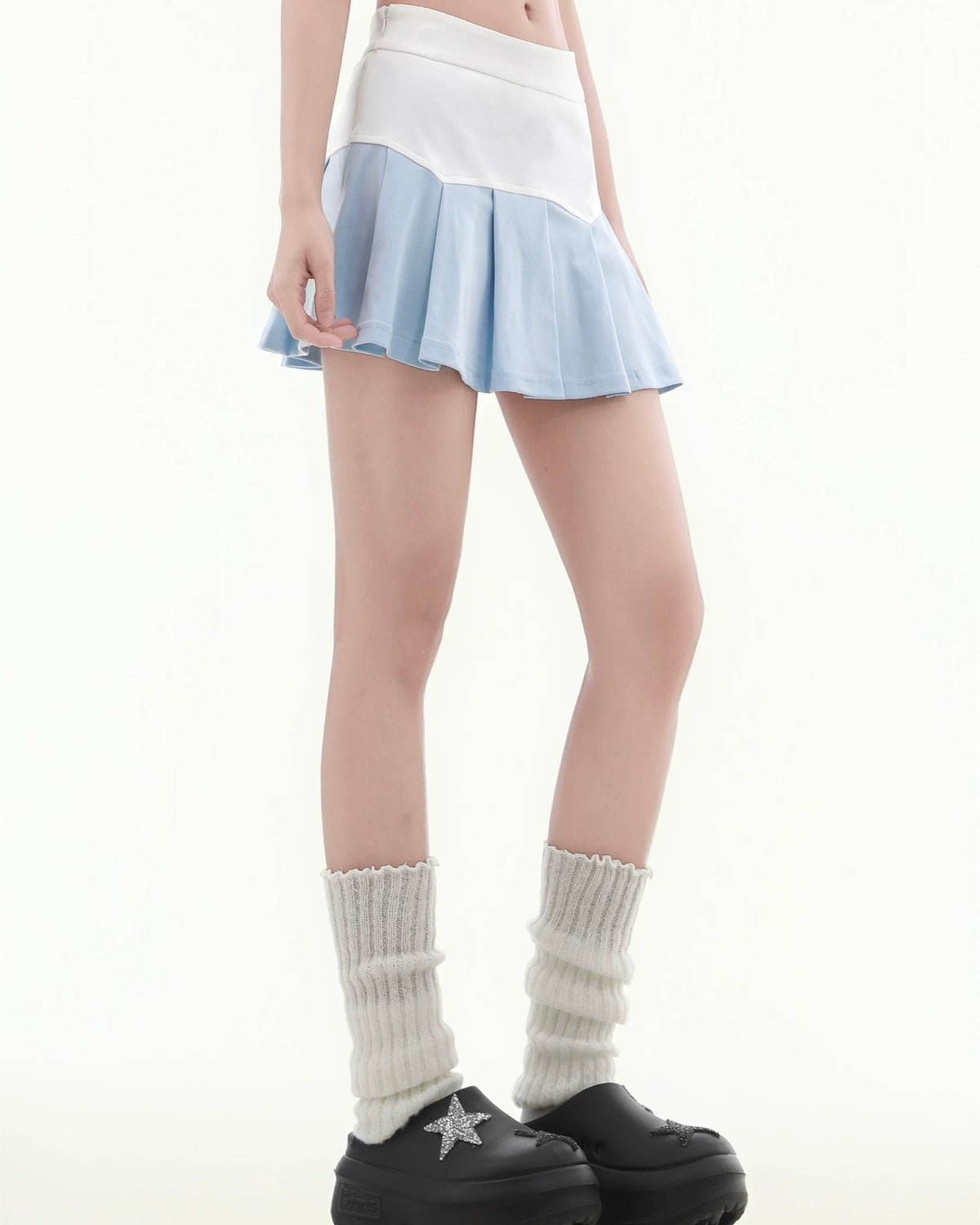 シンプルで万能なショートスカート