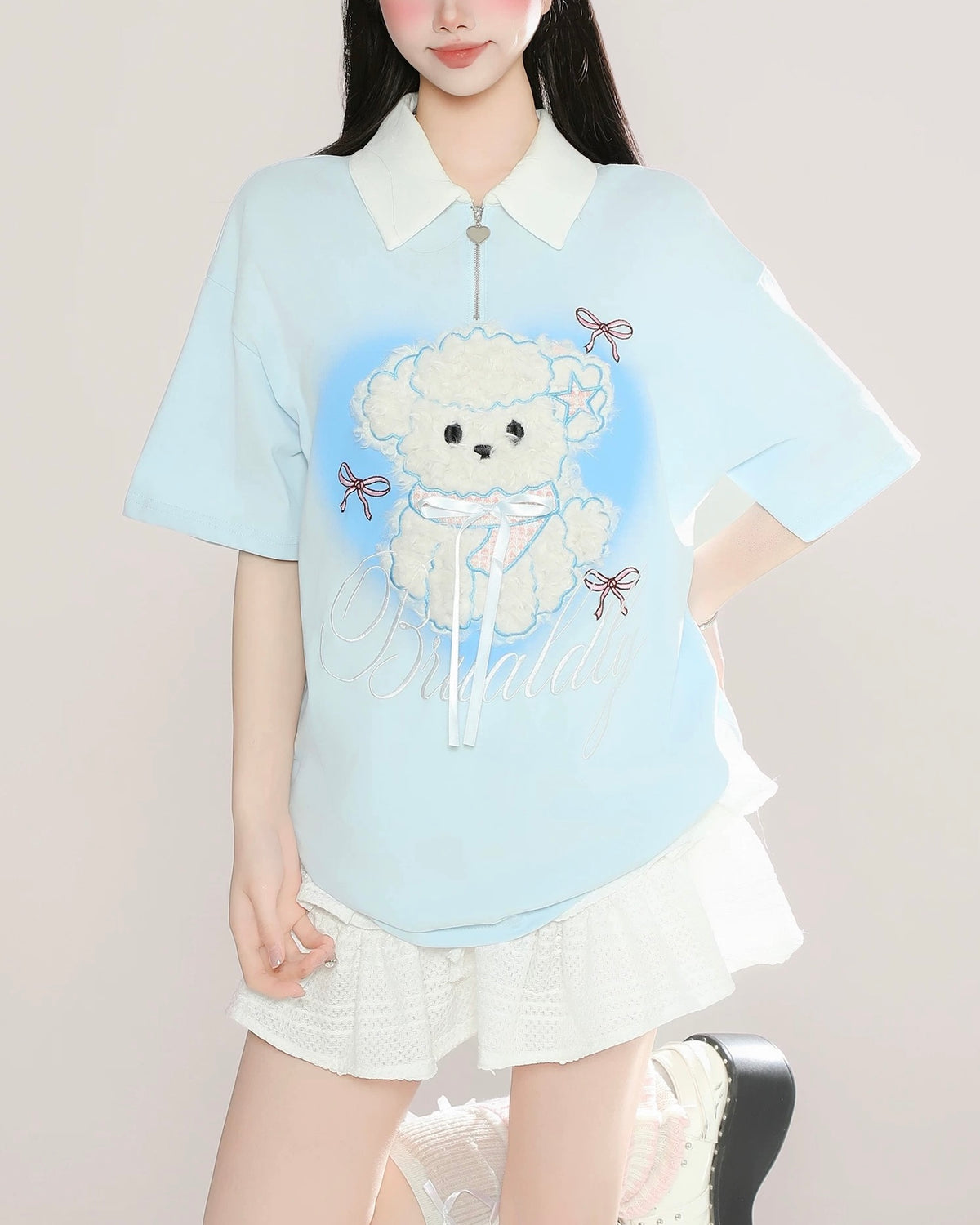 シンプルなラペルの半袖