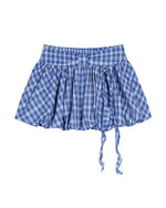 シンプルなデザインのショートスカート