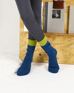 シンプルな吸汗速乾ソックス