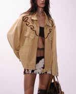 シンプルなデニムジャケット