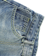 シンプルなデニムショートパンツ