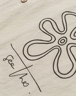 楽しいイラストが描かれた半袖シャツ