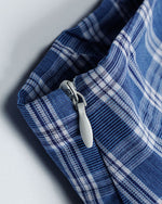 シンプルなデザインのショートスカート