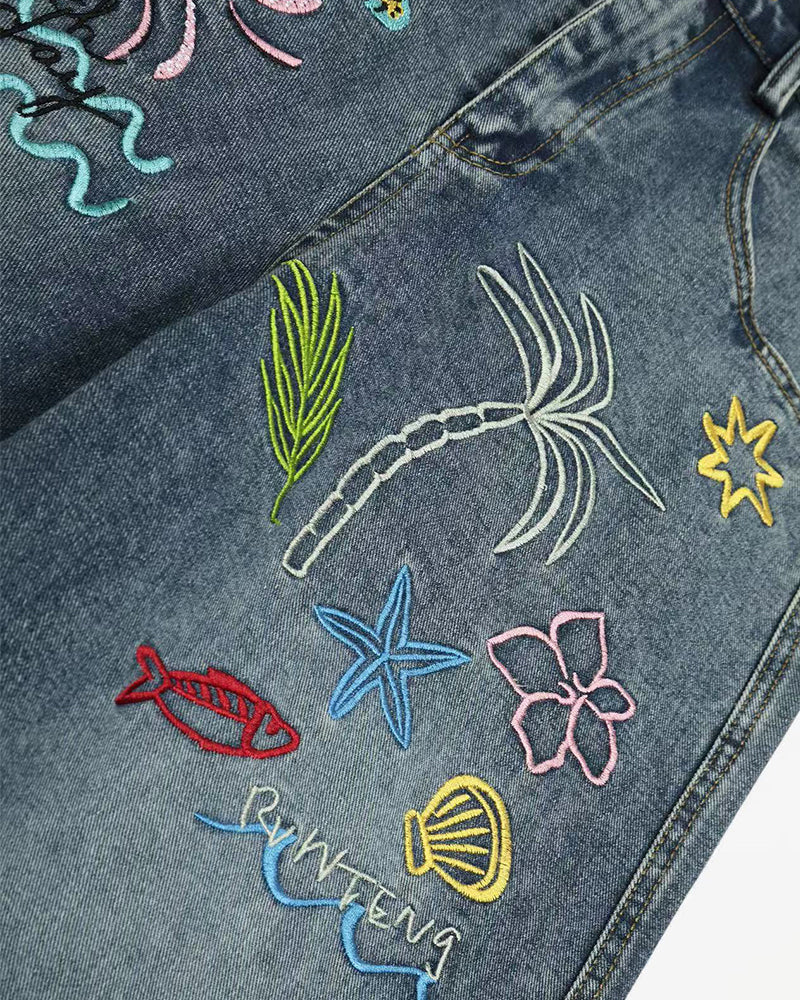 楽しい刺繍のデニムパンツ
