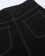 カジュアルなオールマッチジーンズ