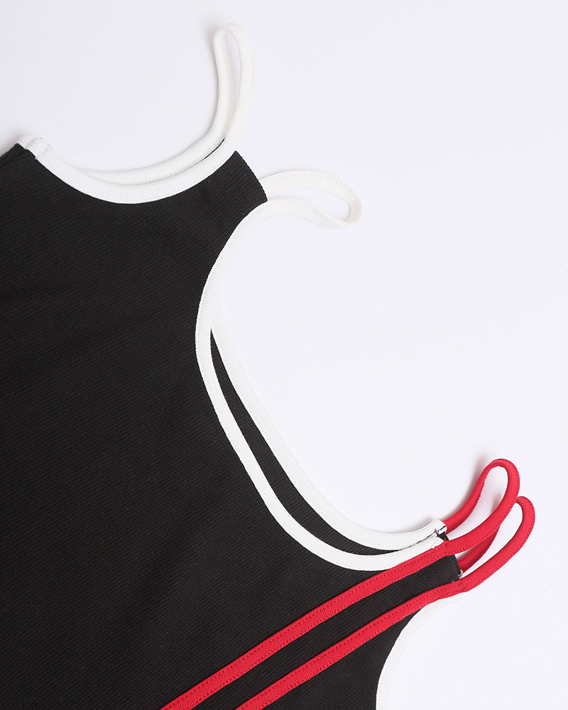 Sporty contrast suspenders
