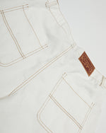 ゆったりとしたカジュアルなカーゴショーツ