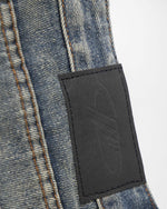 ゆったりとしたカジュアルなデニムショートパンツ